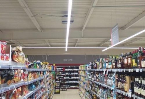 CARREFOUR MARKET FLEURY : éclairage supermarché, surface de vente par chemin lumineux DUBAI